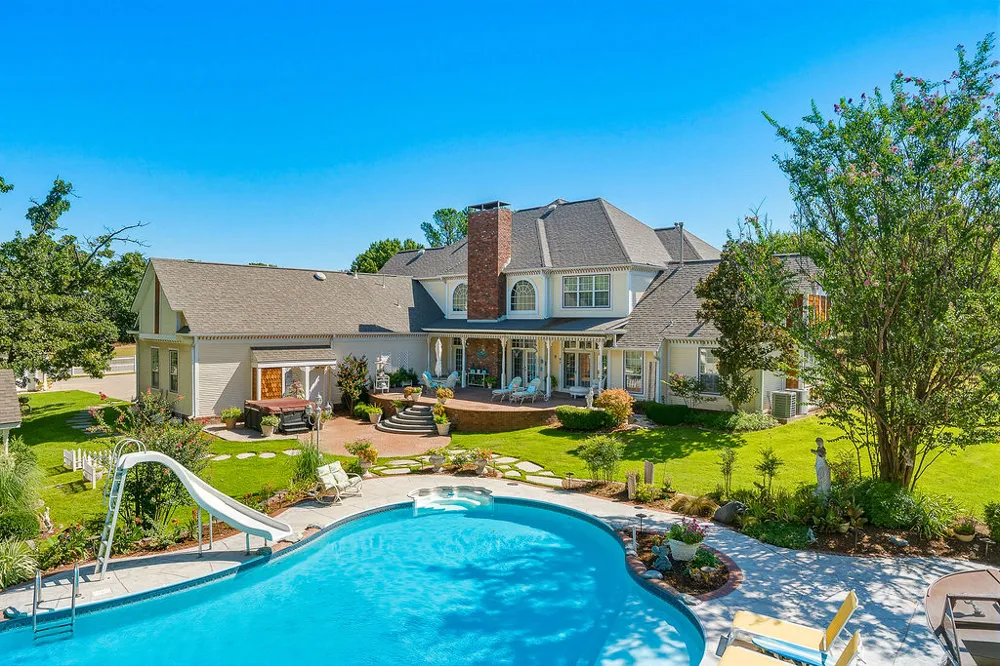 1009 SE County Road Ada, OK 74820