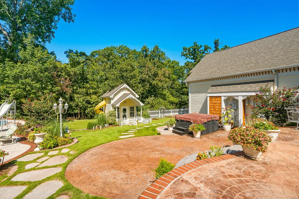1009 SE County Road Ada, OK 74820