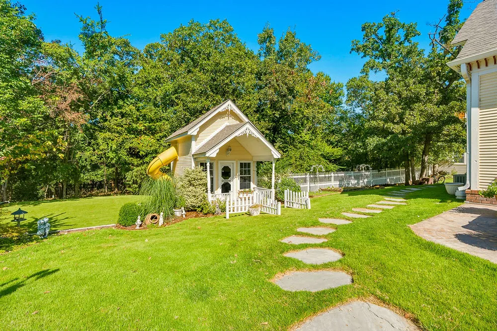 1009 SE County Road Ada, OK 74820