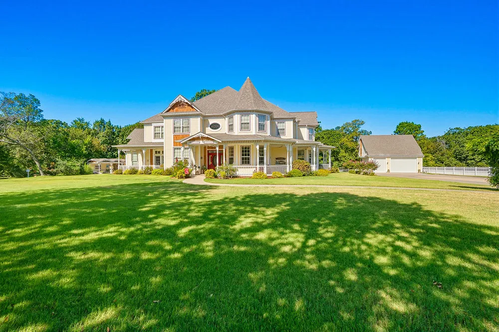1009 SE County Road Ada, OK 74820