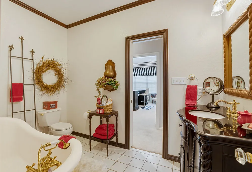1009 SE County Road Ada, OK 74820