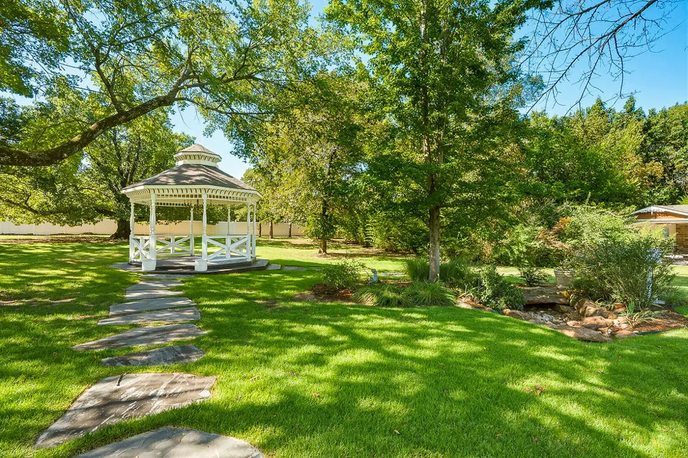 1009 SE County Road Ada, OK 74820