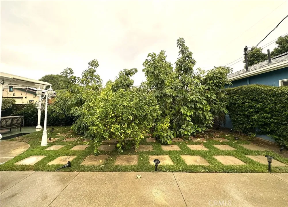 20446 Lanark Street Winnetka, CA 91306