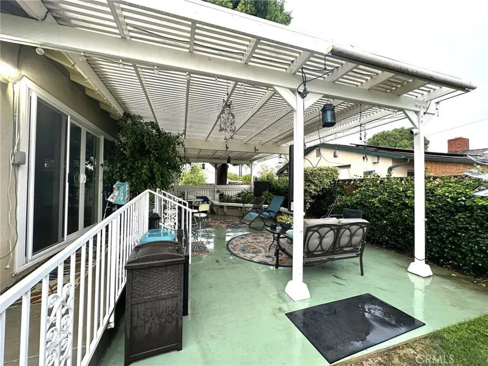 20446 Lanark Street Winnetka, CA 91306