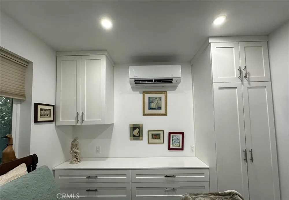 20446 Lanark Street Winnetka, CA 91306