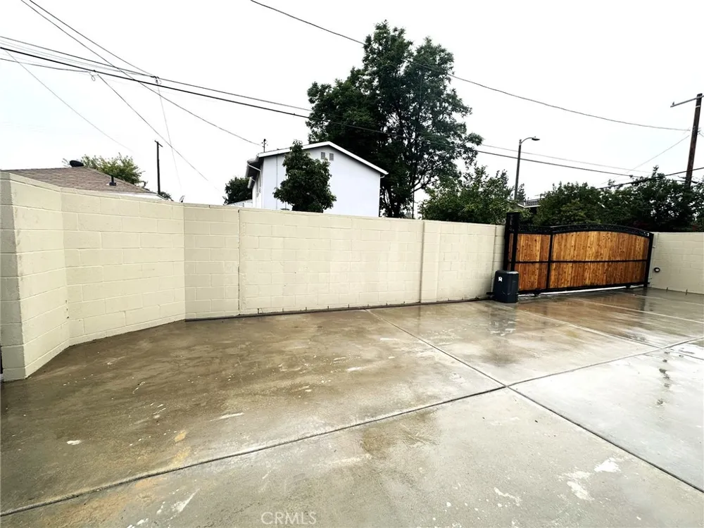20446 Lanark Street Winnetka, CA 91306