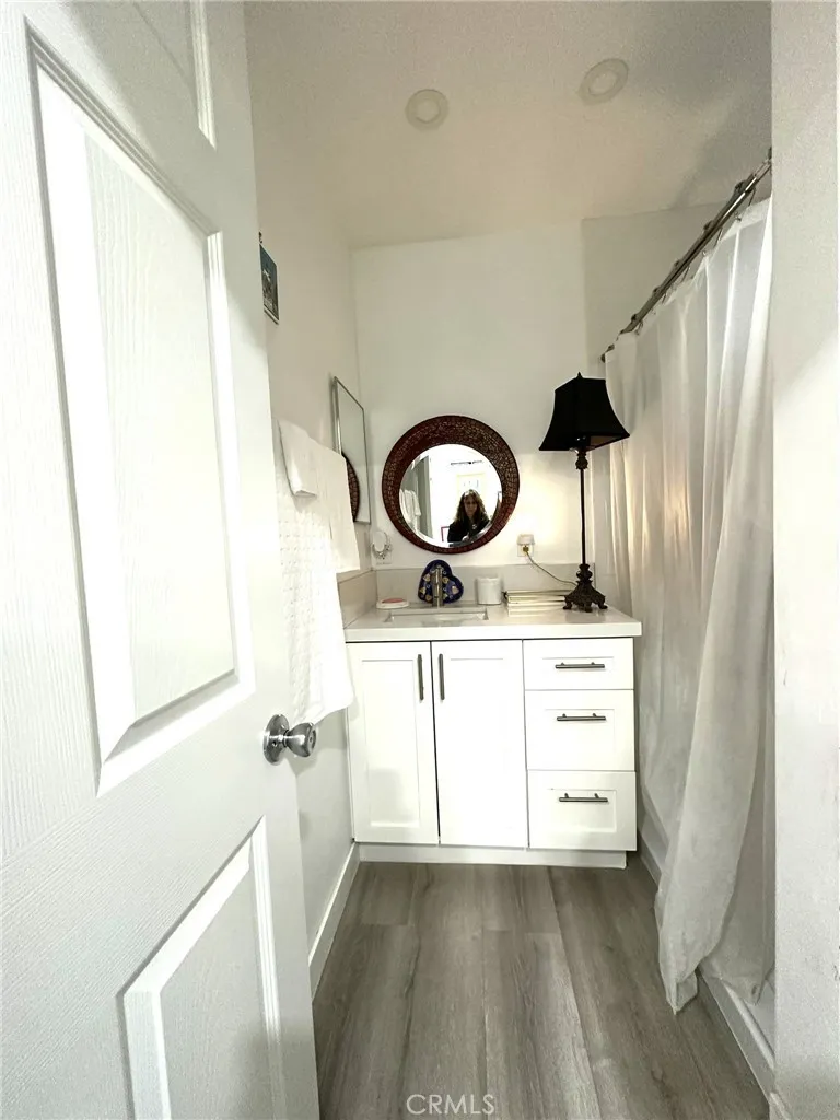 20446 Lanark Street Winnetka, CA 91306
