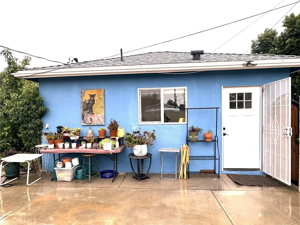 20446 Lanark Street Winnetka, CA 91306