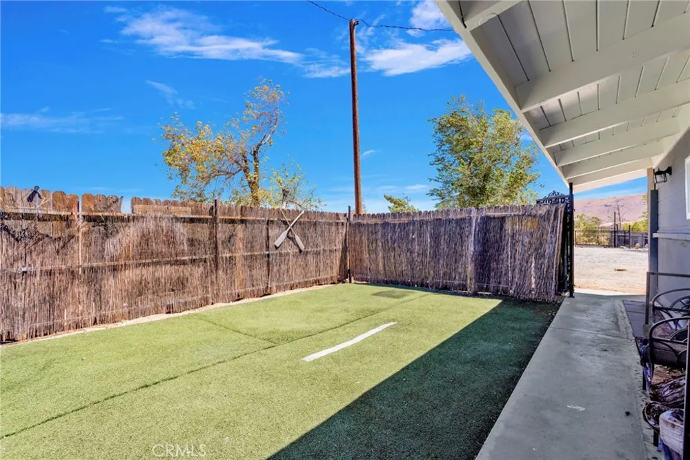 10274 Merino Avenue Apple Valley, CA 92308