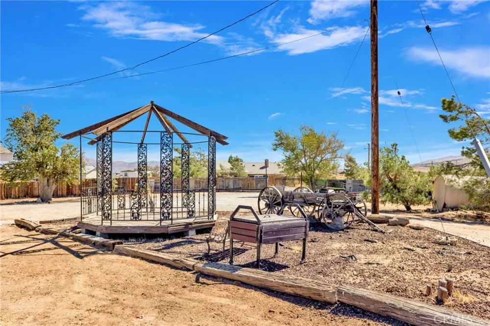 10274 Merino Avenue Apple Valley, CA 92308