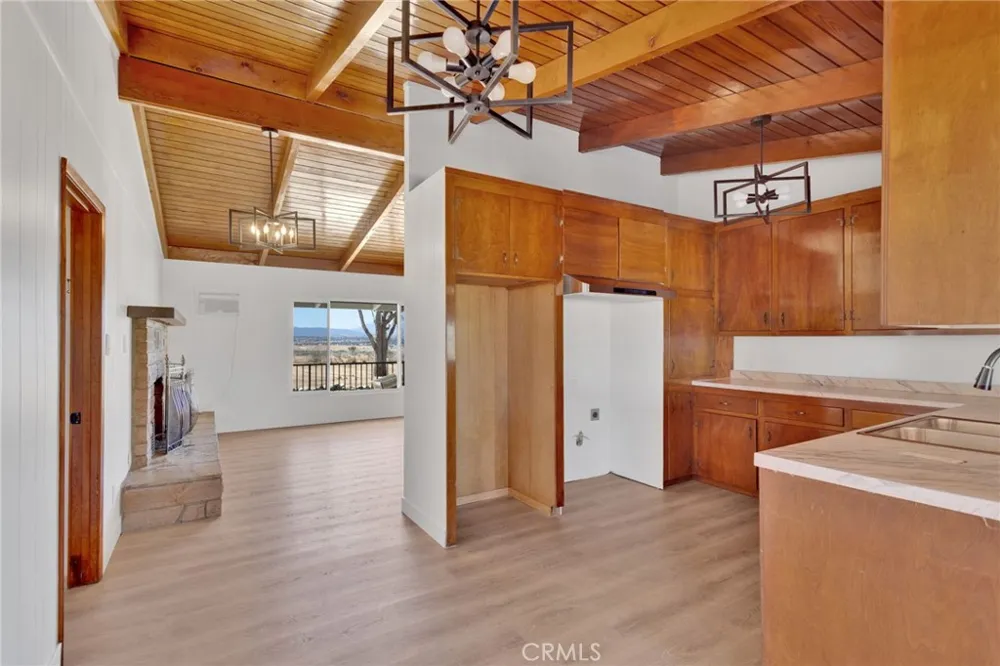 10274 Merino Avenue Apple Valley, CA 92308