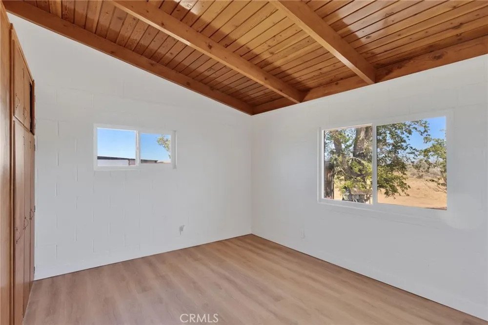 10274 Merino Avenue Apple Valley, CA 92308
