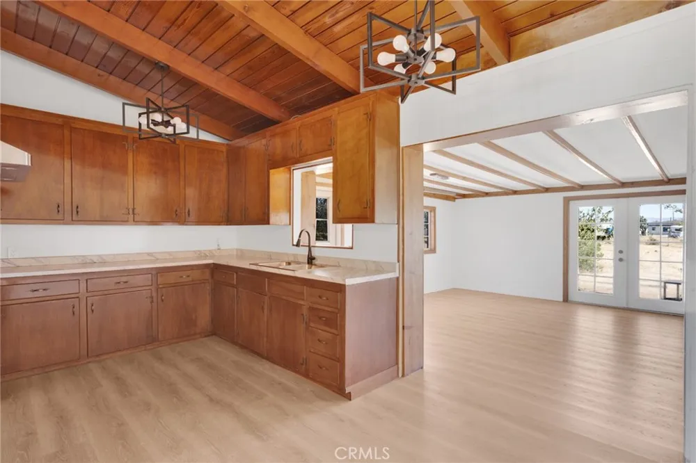 10274 Merino Avenue Apple Valley, CA 92308