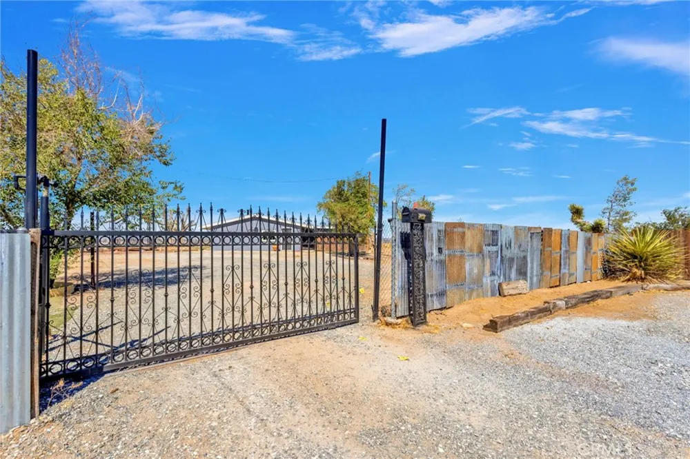 10274 Merino Avenue Apple Valley, CA 92308