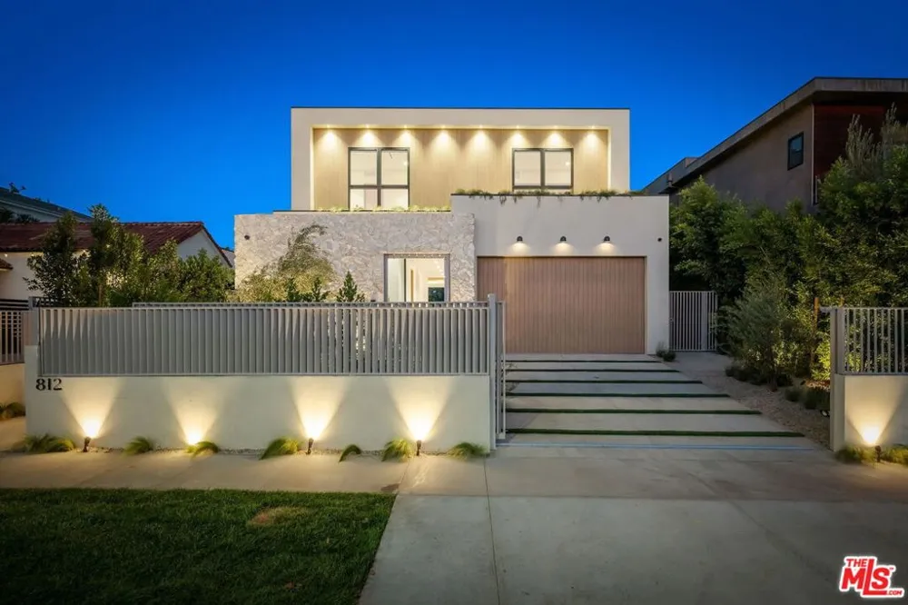 812 Genesee Avenue Los Angeles, CA 90046
