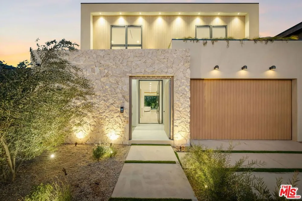 812 Genesee Avenue Los Angeles, CA 90046