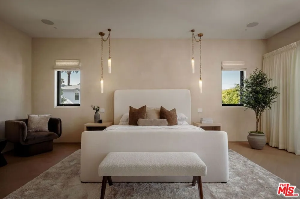 812 Genesee Avenue Los Angeles, CA 90046