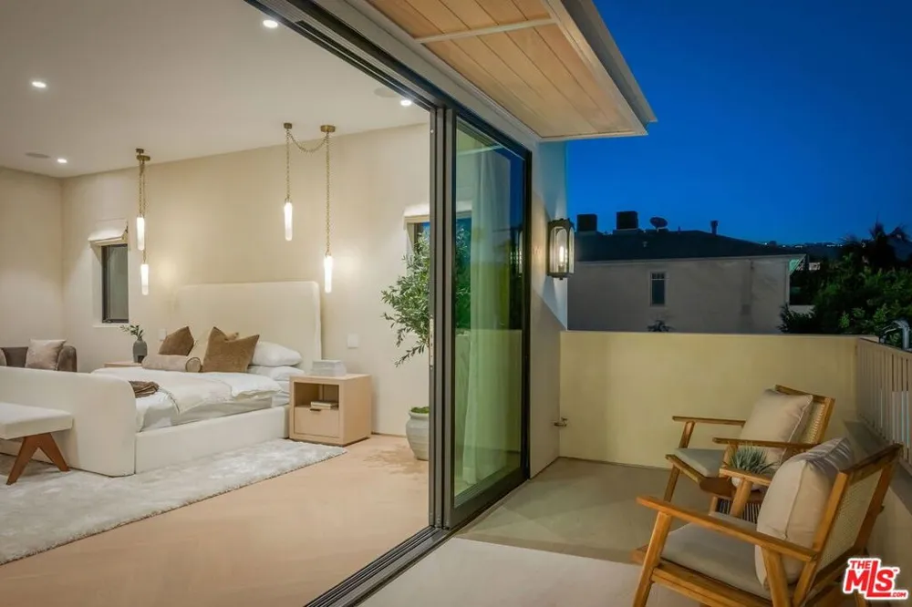 812 Genesee Avenue Los Angeles, CA 90046