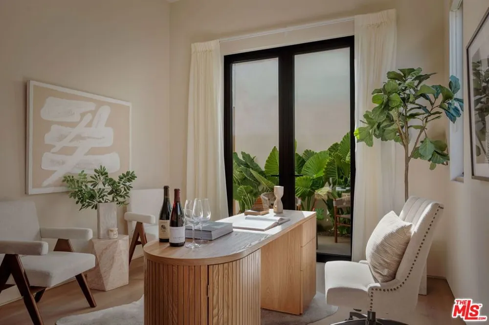 812 Genesee Avenue Los Angeles, CA 90046