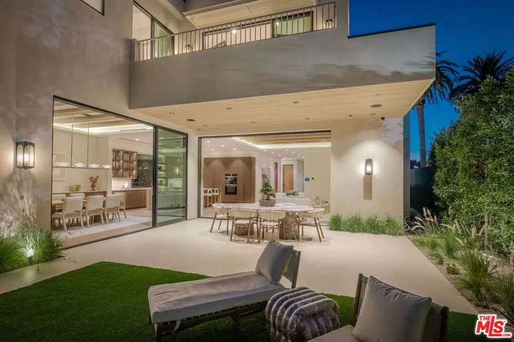 812 Genesee Avenue Los Angeles, CA 90046