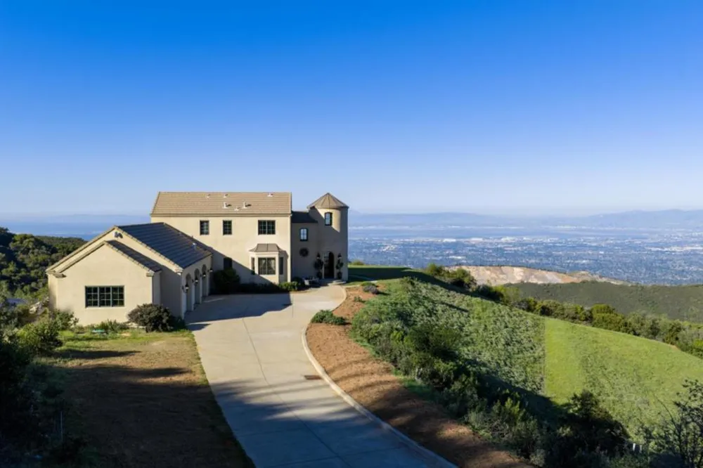 17599 Montebello Road Cupertino, CA 95014