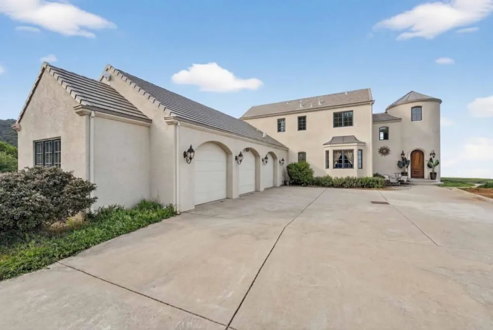 17599 Montebello Road Cupertino, CA 95014