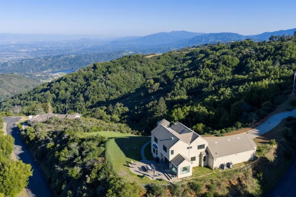 17599 Montebello Road Cupertino, CA 95014