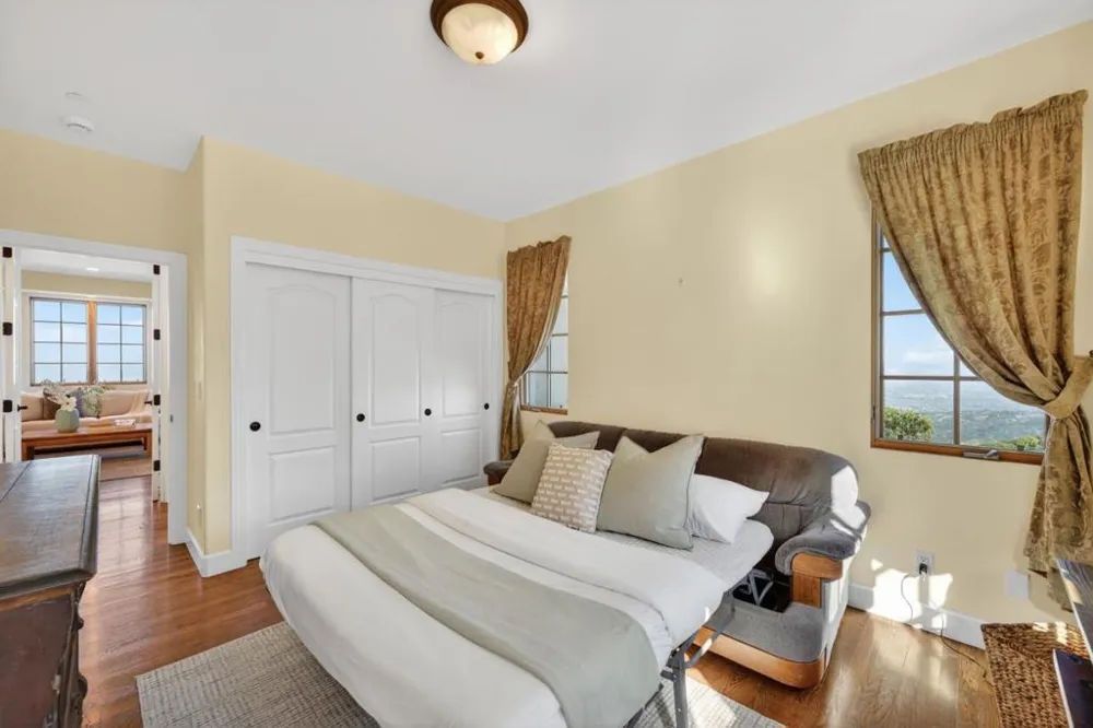 17599 Montebello Road Cupertino, CA 95014