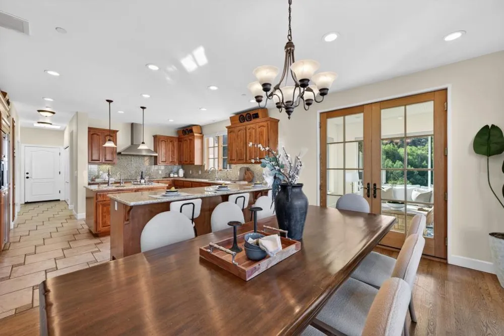 17599 Montebello Road Cupertino, CA 95014