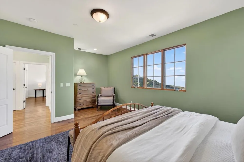 17599 Montebello Road Cupertino, CA 95014