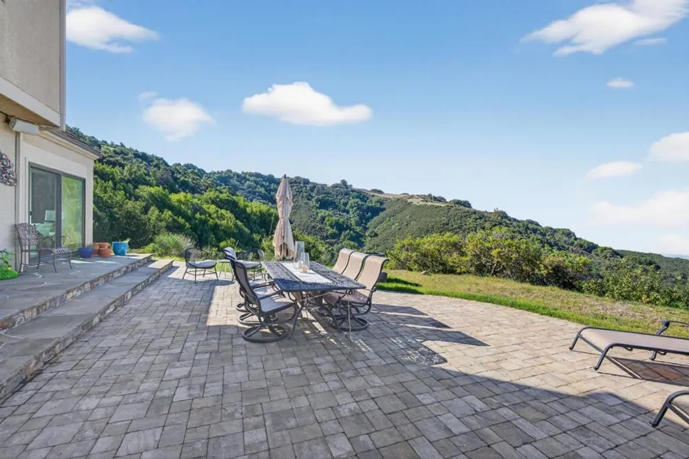 17599 Montebello Road Cupertino, CA 95014