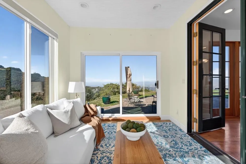 17599 Montebello Road Cupertino, CA 95014