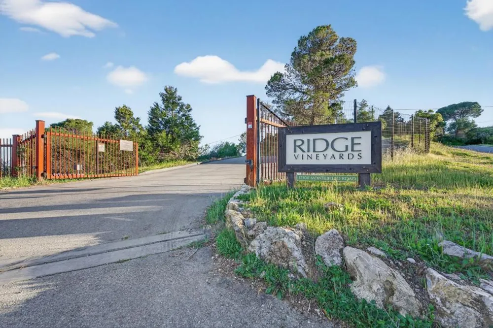 17599 Montebello Road Cupertino, CA 95014