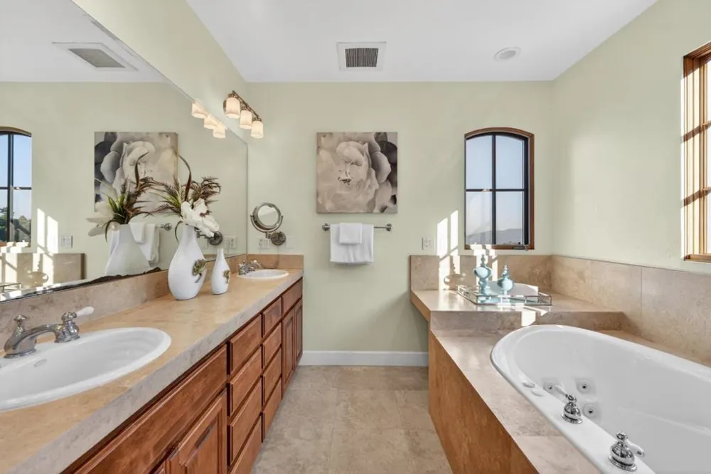 17599 Montebello Road Cupertino, CA 95014