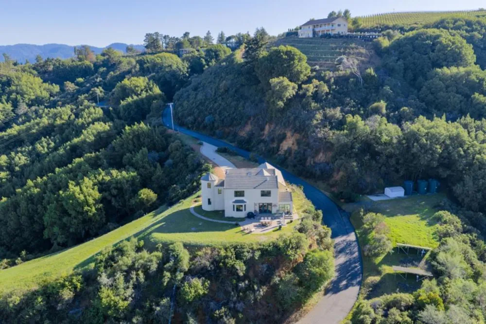 17599 Montebello Road Cupertino, CA 95014