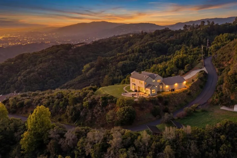 17599 Montebello Road Cupertino, CA 95014