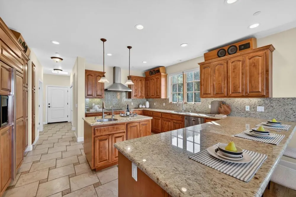 17599 Montebello Road Cupertino, CA 95014