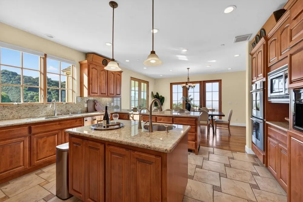 17599 Montebello Road Cupertino, CA 95014