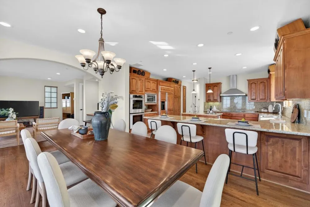 17599 Montebello Road Cupertino, CA 95014