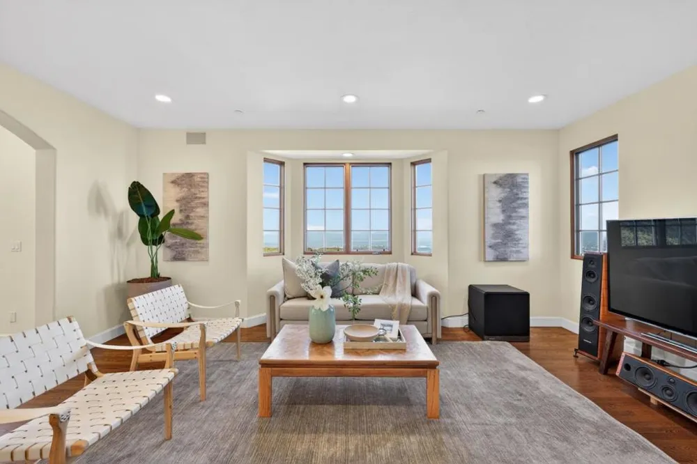 17599 Montebello Road Cupertino, CA 95014