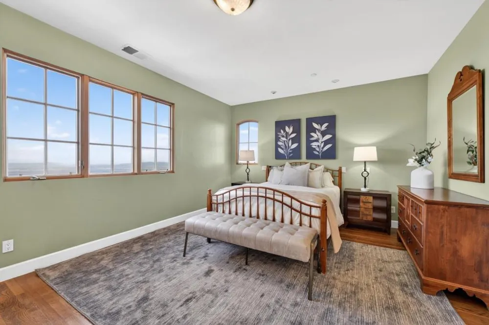 17599 Montebello Road Cupertino, CA 95014