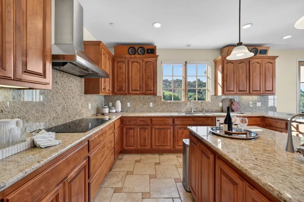 17599 Montebello Road Cupertino, CA 95014