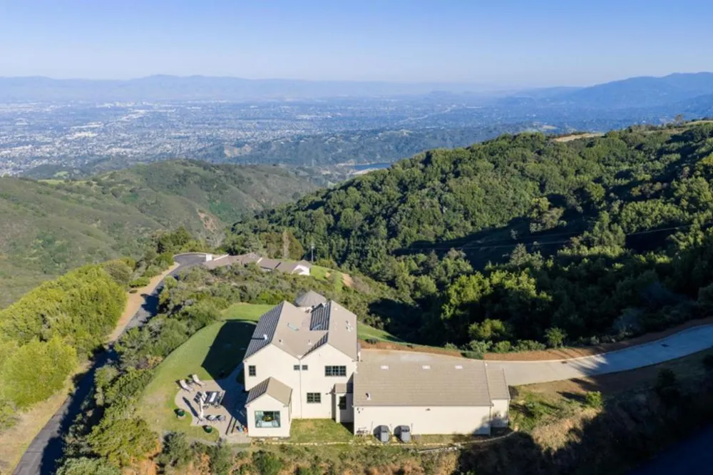 17599 Montebello Road Cupertino, CA 95014