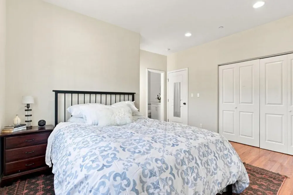 2338 Palmetto Avenue Pacifica, CA 94044