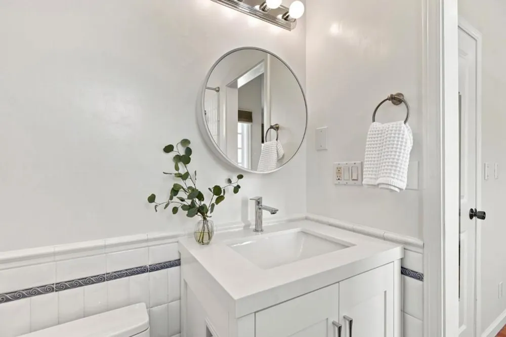 2338 Palmetto Avenue Pacifica, CA 94044