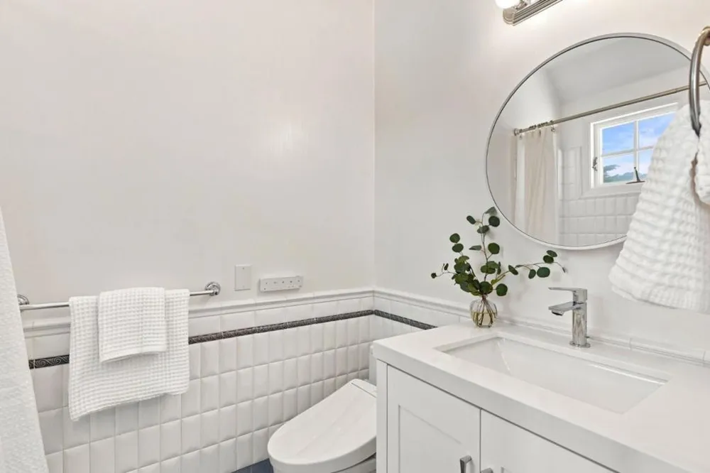 2338 Palmetto Avenue Pacifica, CA 94044