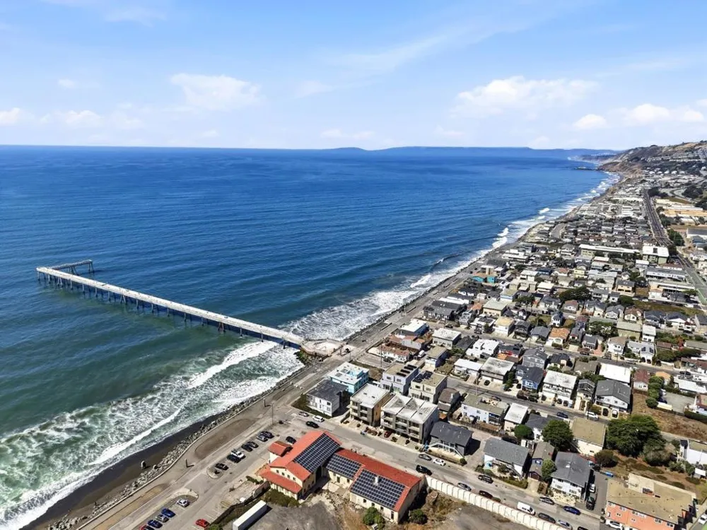 2338 Palmetto Avenue Pacifica, CA 94044