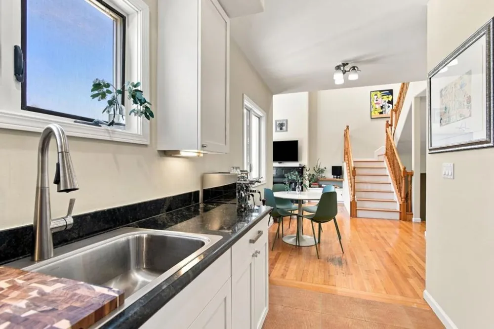 2338 Palmetto Avenue Pacifica, CA 94044