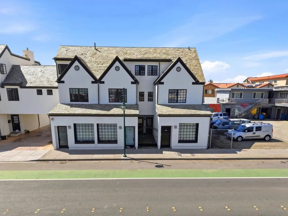 2338 Palmetto Avenue Pacifica, CA 94044