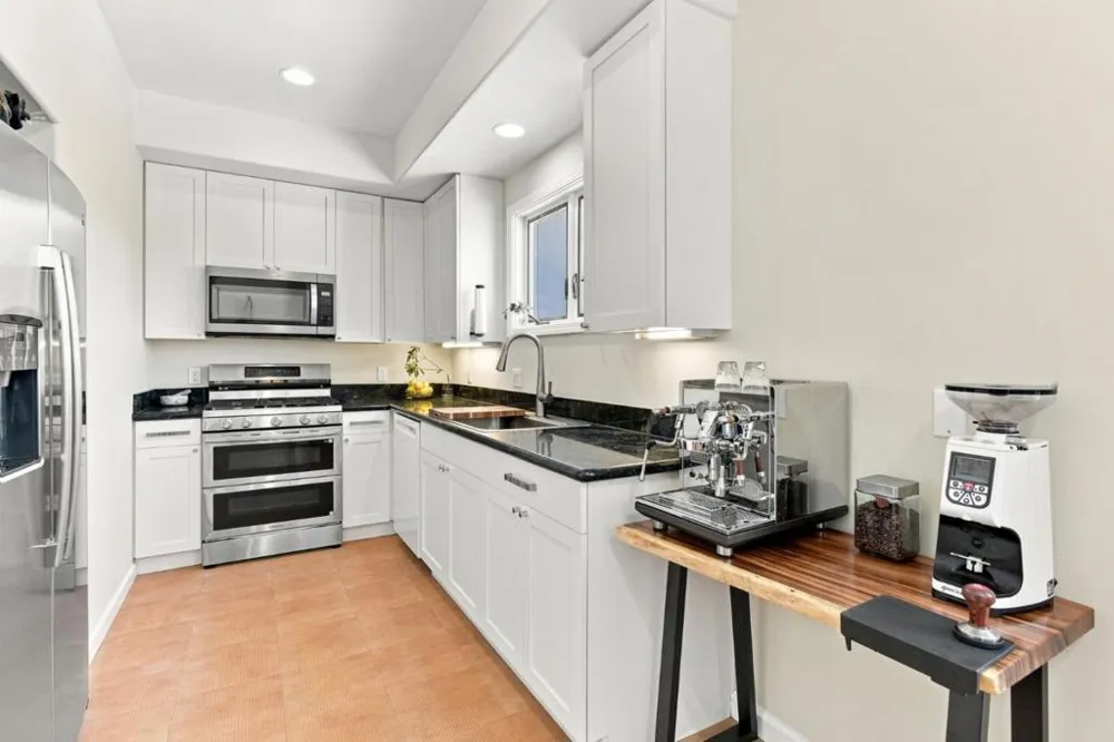 2338 Palmetto Avenue Pacifica, CA 94044